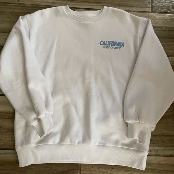 White Crewneck Sweater (California) - Picture 1 of 3